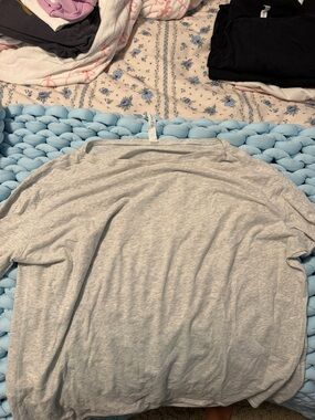 lululemon athletica Light Gray Long Sleeve Tee